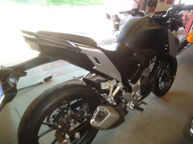 HONDA CB 300 F Twister - Foto