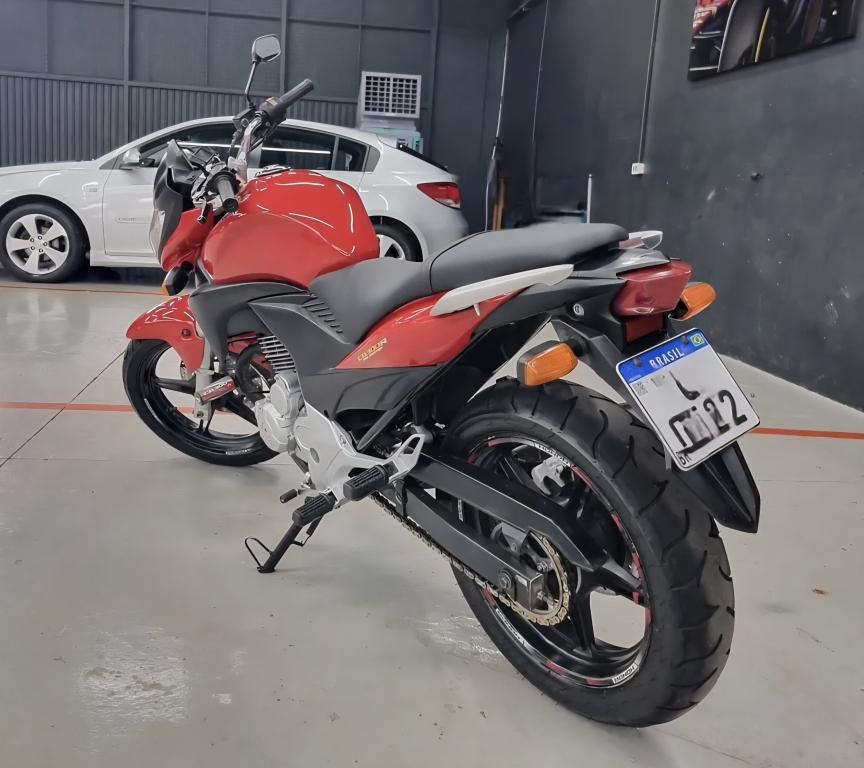 HONDA CB 300 R - Foto