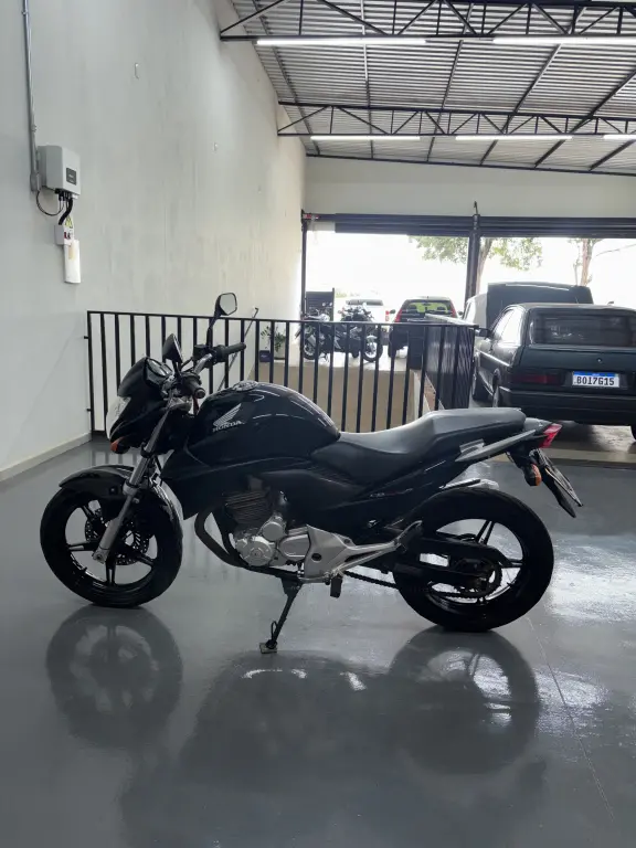 HONDA CB 300 R - Foto