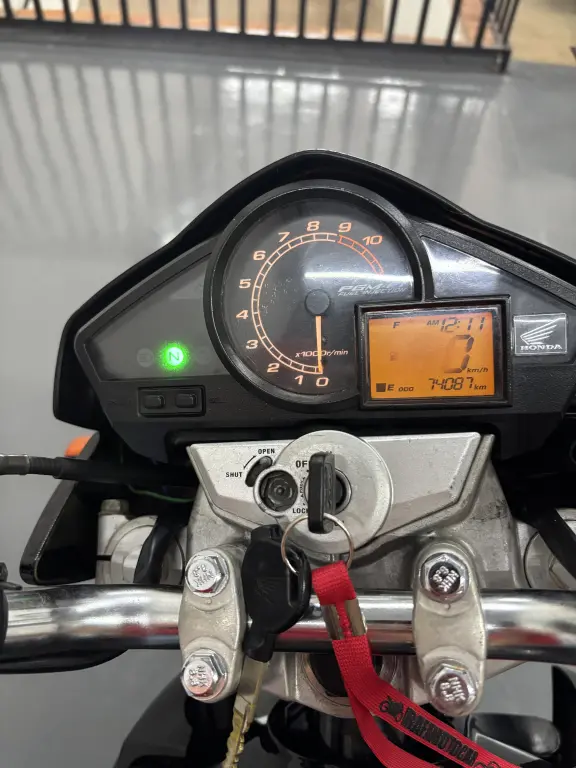 HONDA CB 300 R - Foto