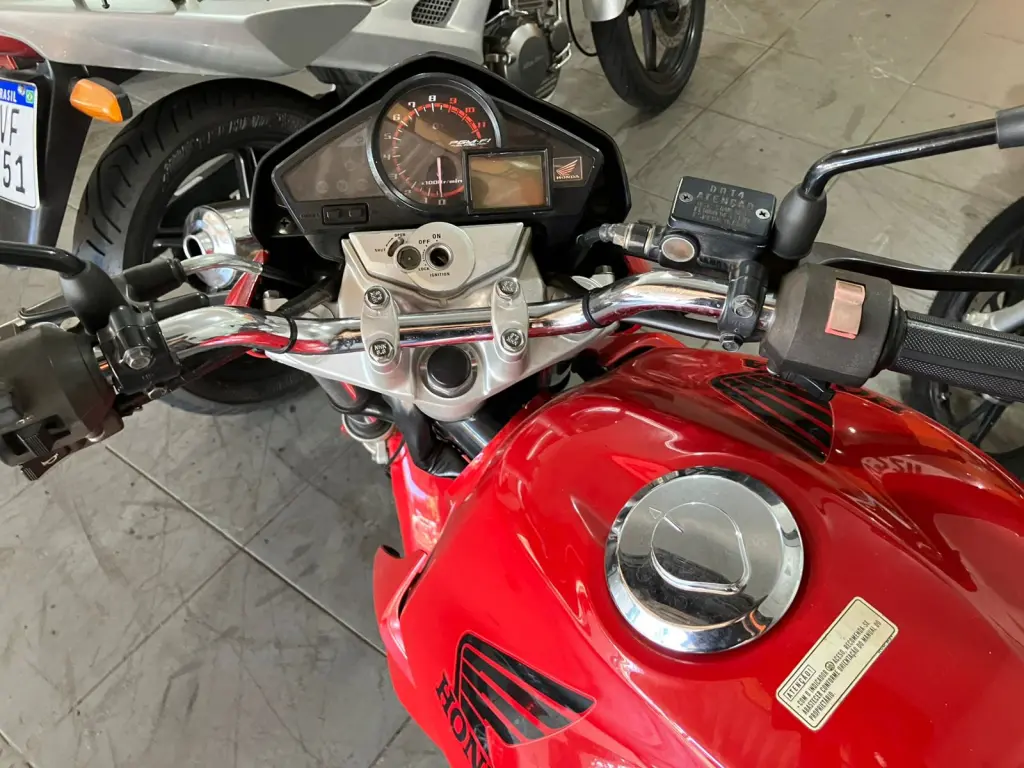 HONDA CB 300 R - Foto
