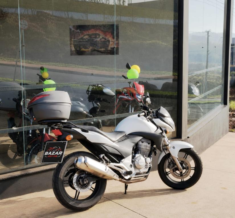 HONDA CB 300 R - Foto