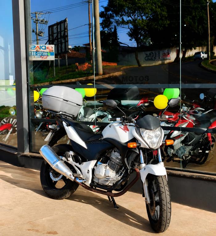 HONDA CB 300 R - Foto