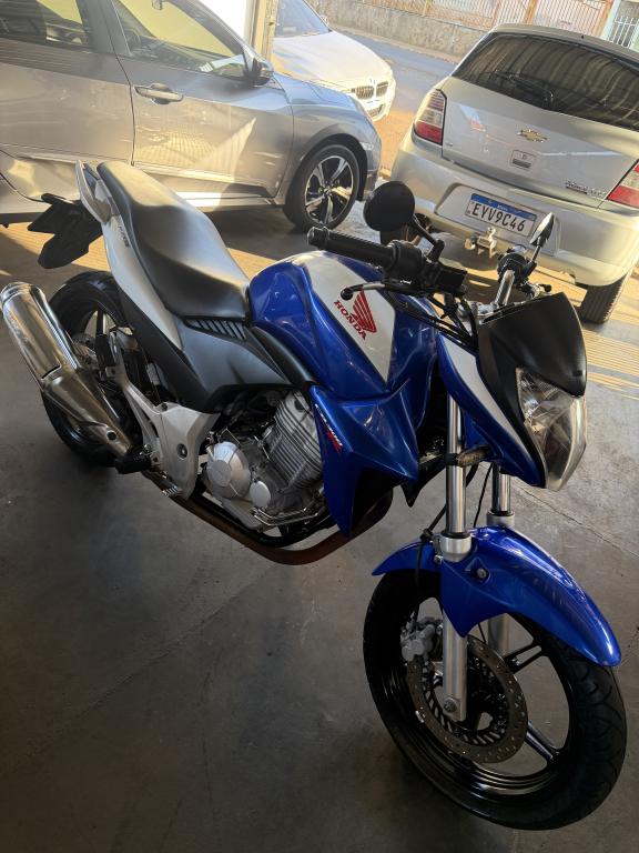 HONDA CB 300 R - Foto