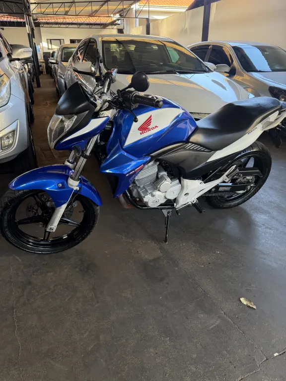 HONDA CB 300 R - Foto