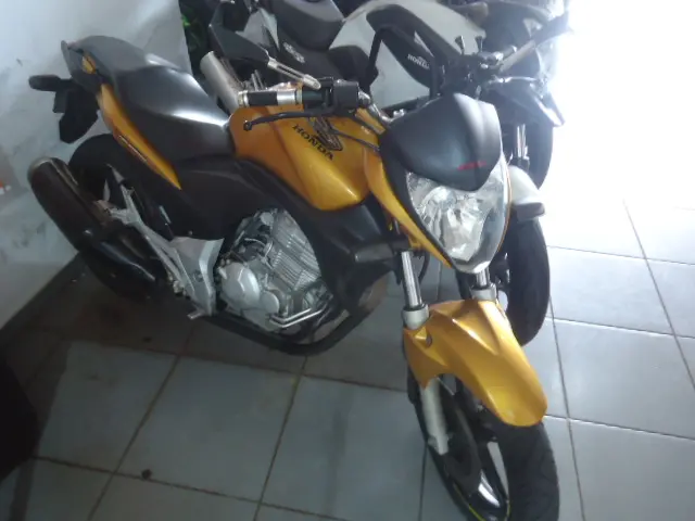 HONDA CB 300 R