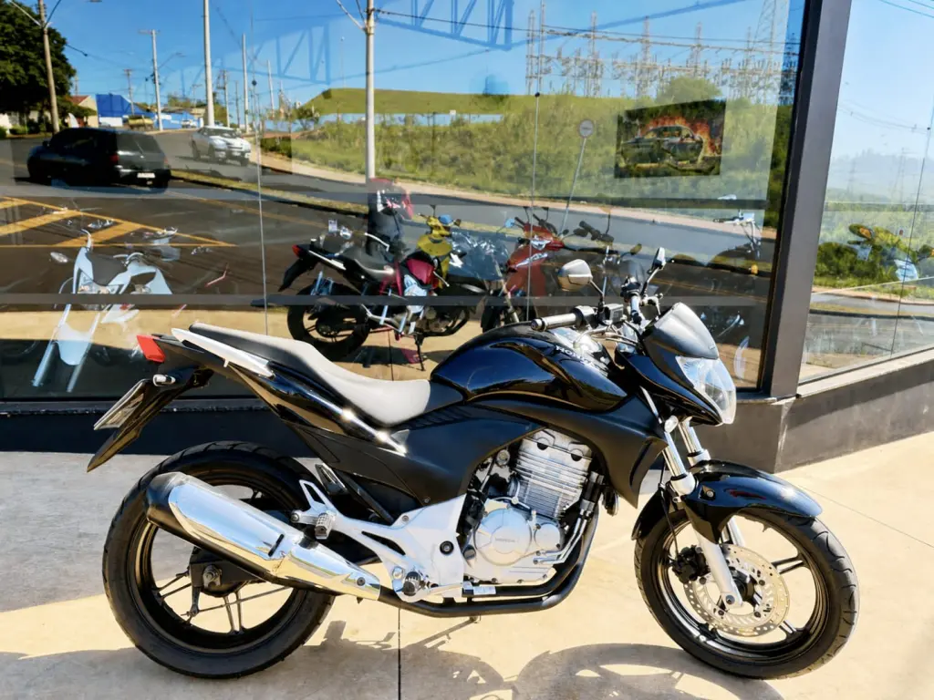HONDA CB 300 R
