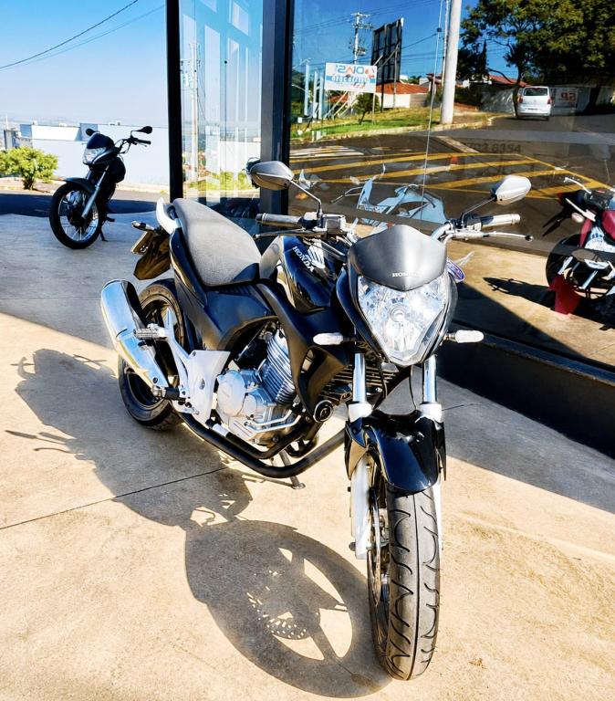 HONDA CB 300 R - Foto