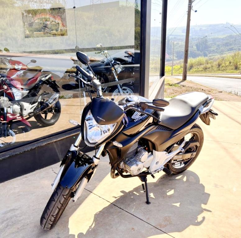 HONDA CB 300 R - Foto