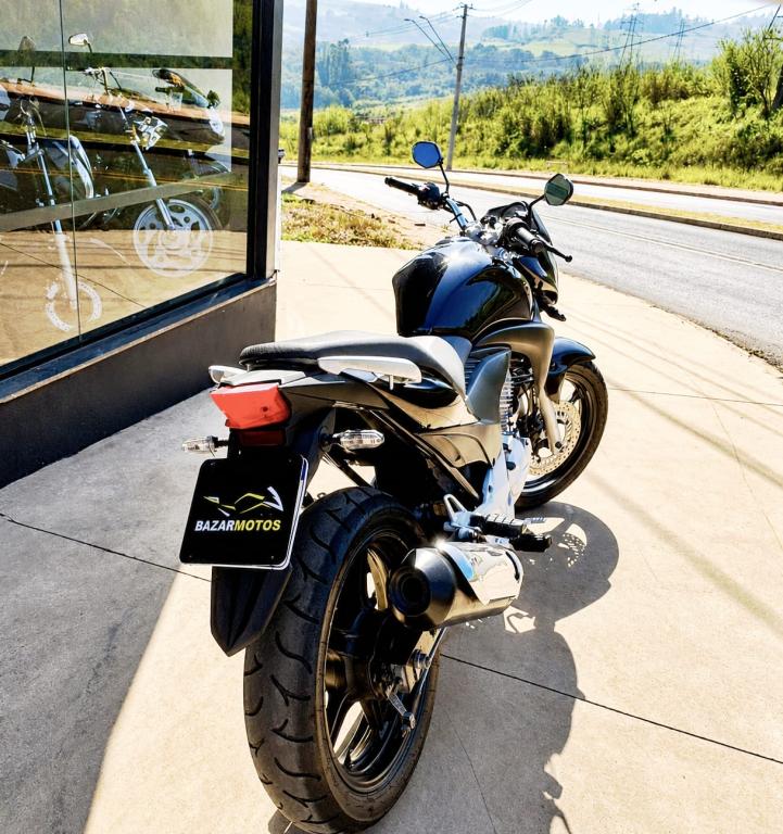 HONDA CB 300 R - Foto