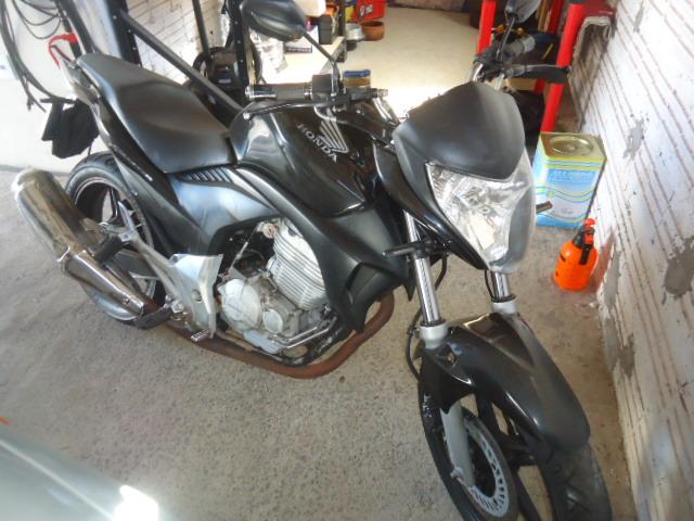 HONDA CB 300 R