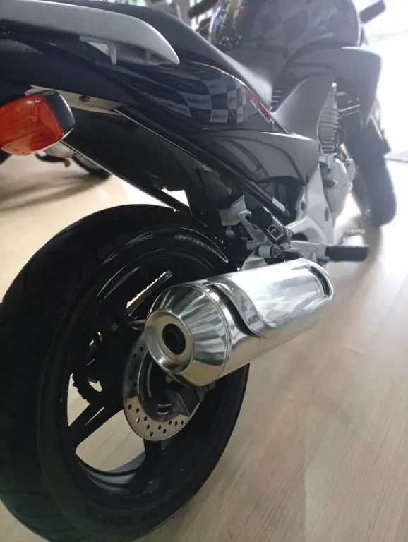 HONDA CB 300 R - Foto