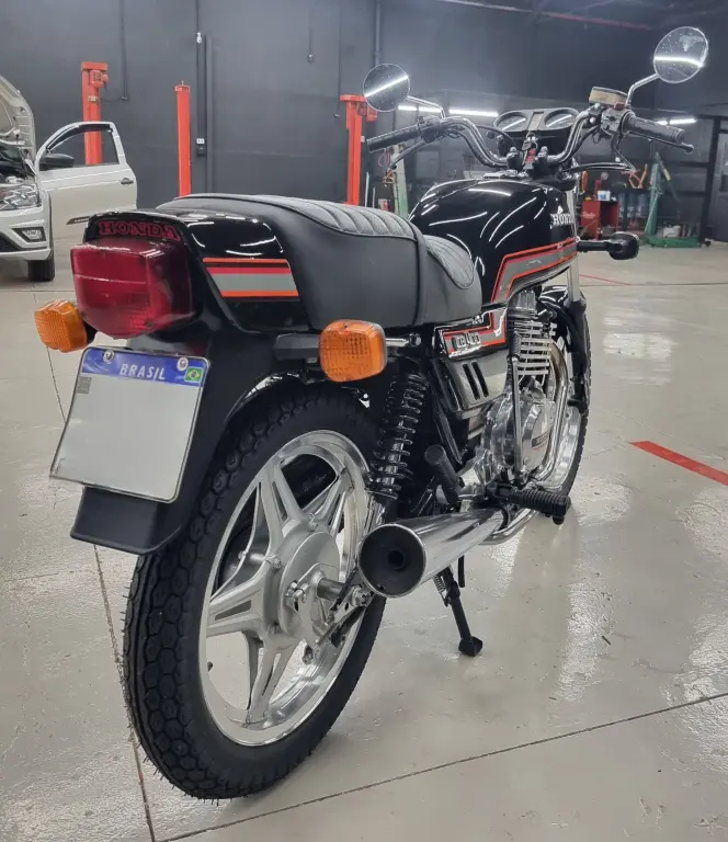HONDA CB 400 - Foto