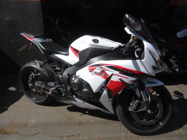 HONDA CBR 1000 RR