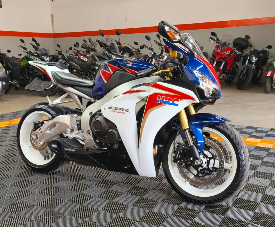 HONDA CBR 1000 RR - Foto