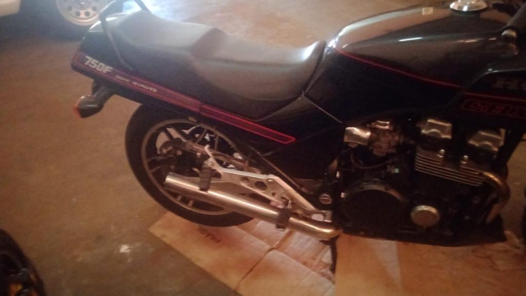 HONDA CBX 750 F - Foto