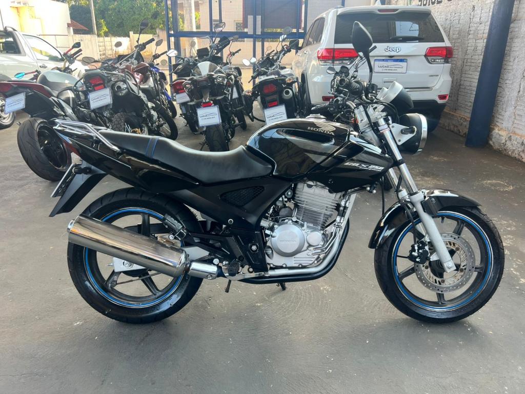 HONDA CBX Twister 250 - Foto