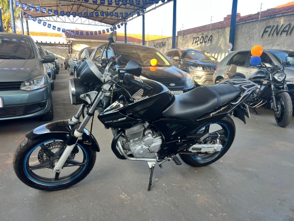 HONDA CBX Twister 250 - Foto