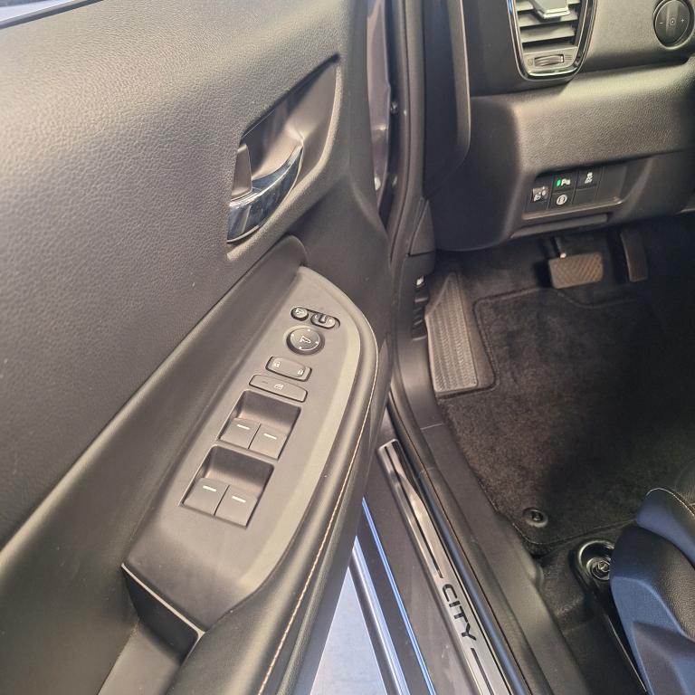 HONDA City Hatch - Foto