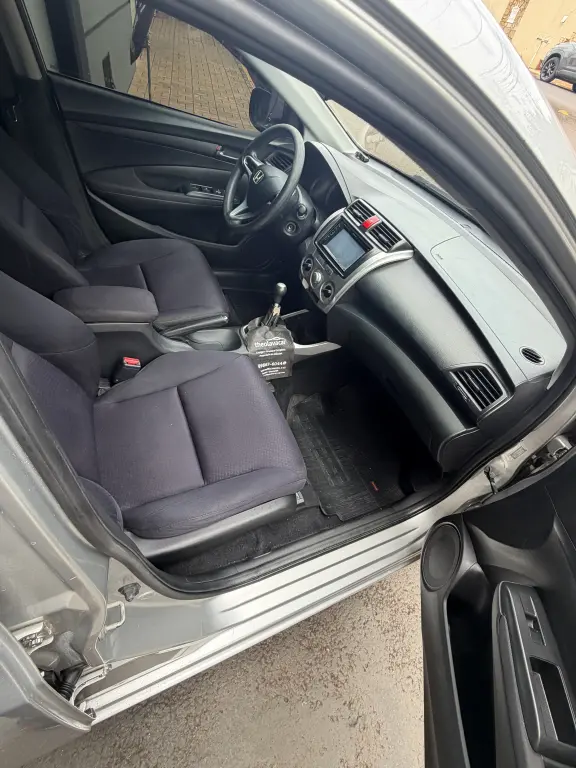HONDA City Sedan - Foto