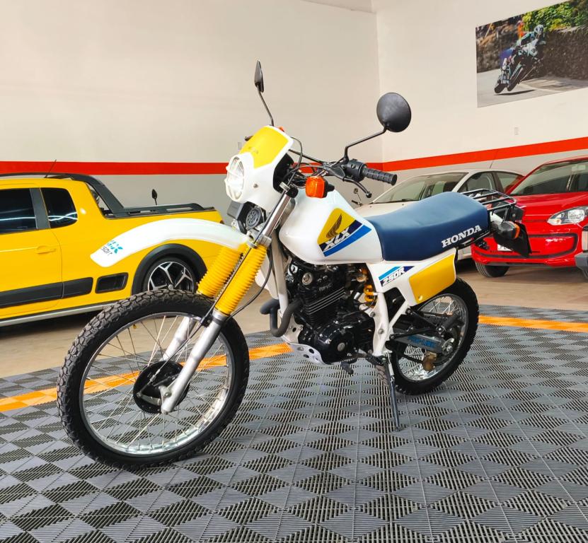 HONDA XLX 250R - Foto