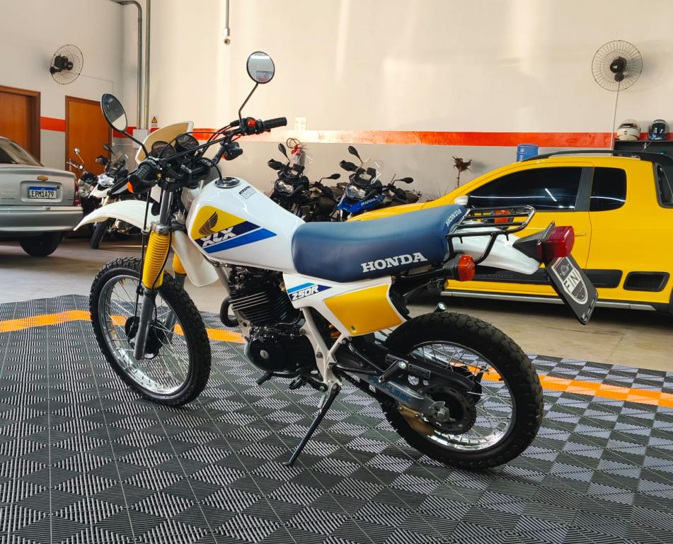 HONDA XLX 250R - Foto