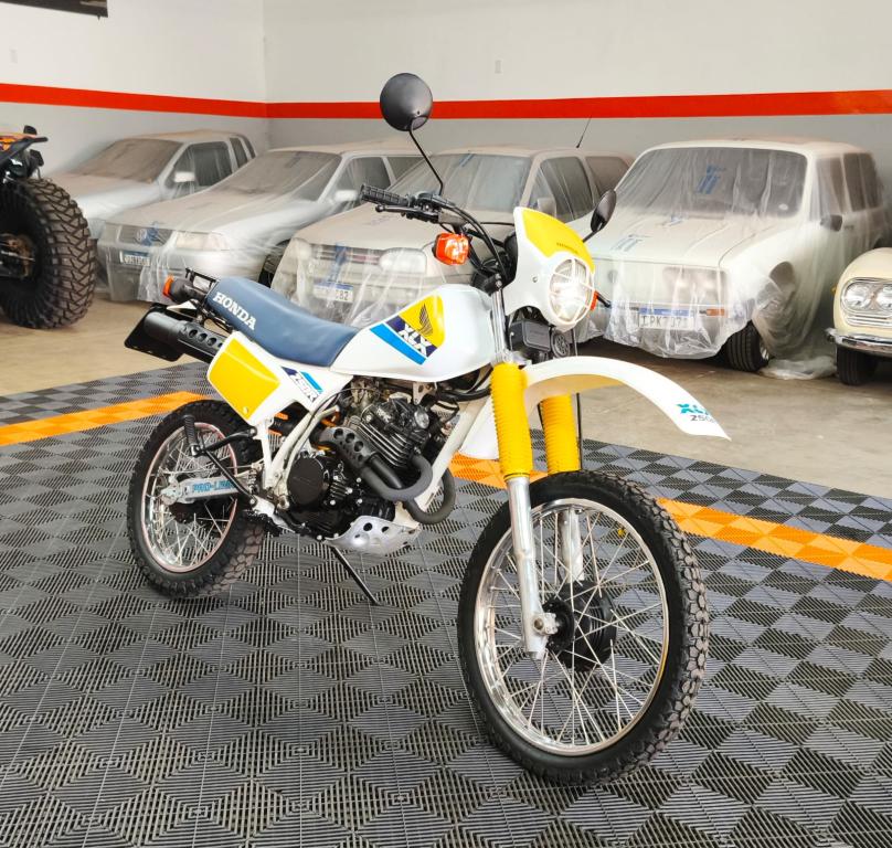 HONDA XLX 250R - Foto
