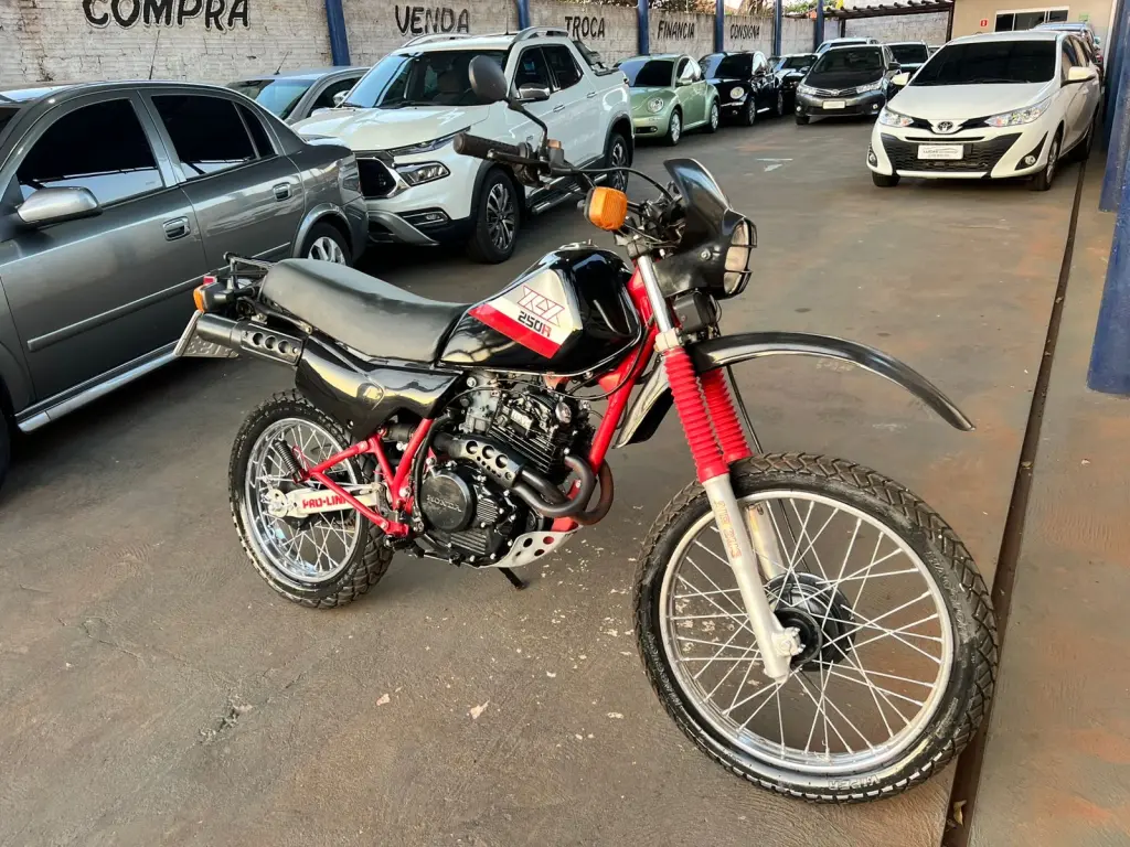 HONDA XLX 250R - Foto