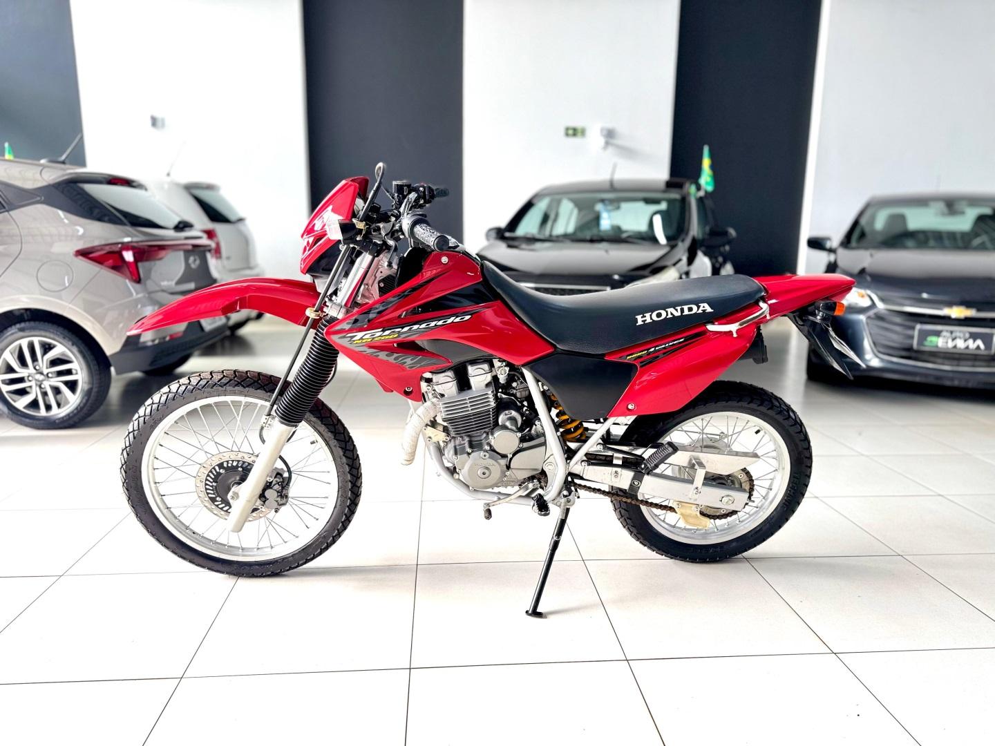 HONDA XR Tornado 250 - Foto