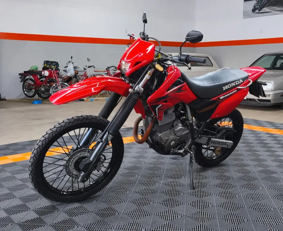HONDA XR Tornado 250 - Foto