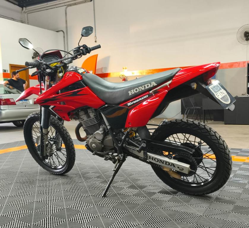 HONDA XR Tornado 250 - Foto
