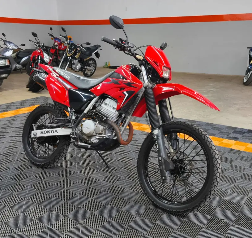 HONDA XR Tornado 250 - Foto
