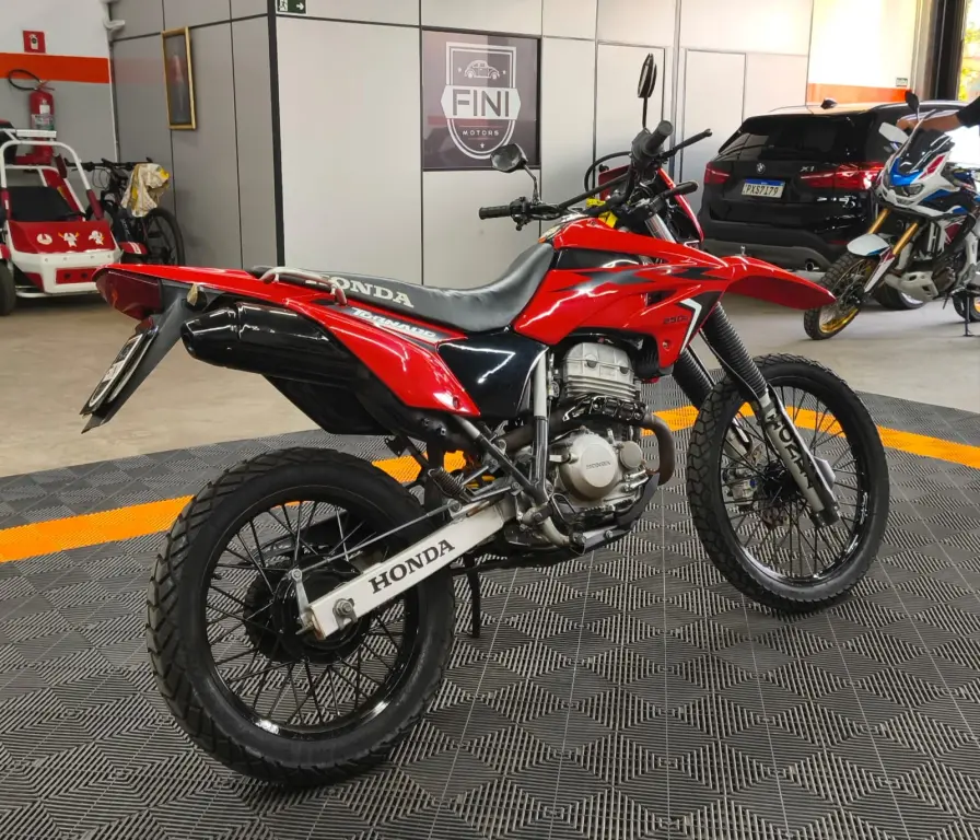 HONDA XR Tornado 250 - Foto