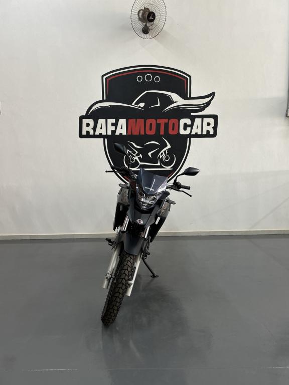 HONDA XRE 300 - Foto