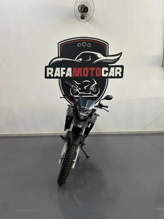 HONDA XRE 300 - Foto