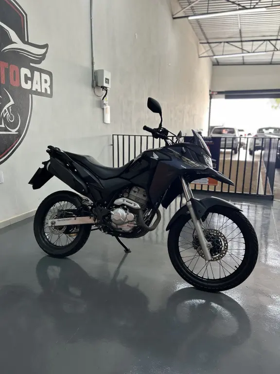 HONDA XRE 300 - Foto