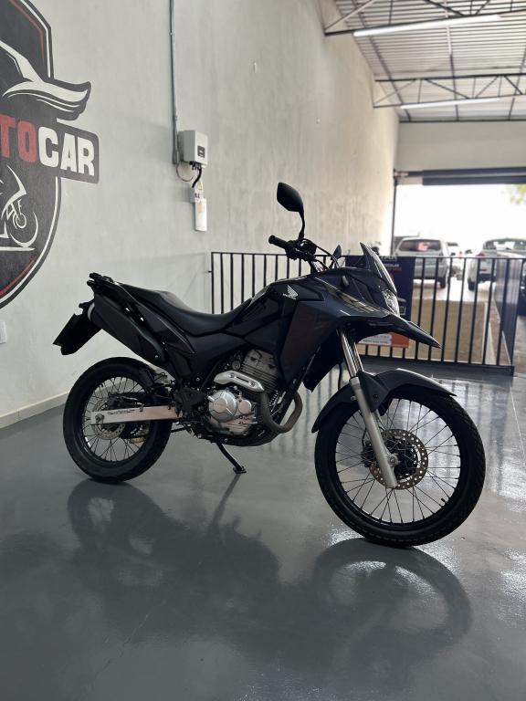 HONDA XRE 300 - Foto