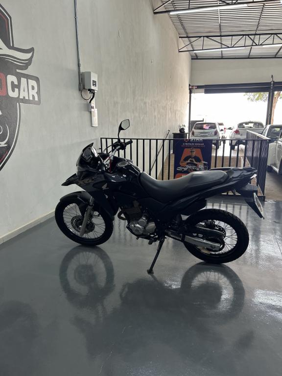 HONDA XRE 300 - Foto