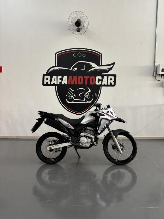 HONDA XRE 300 - Foto