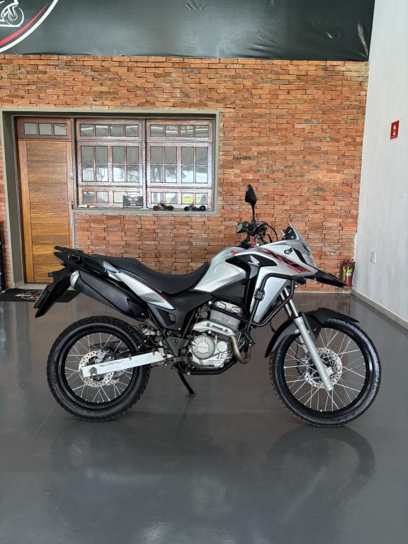 HONDA XRE 300 - Foto