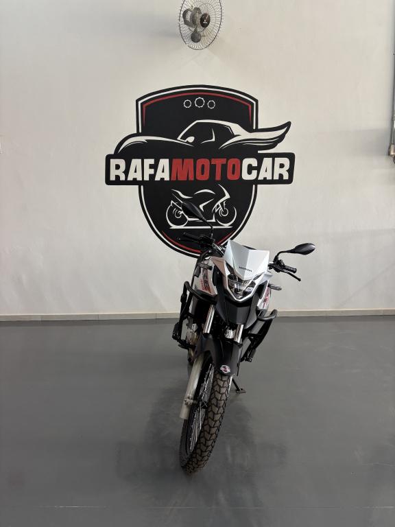 HONDA XRE 300 - Foto