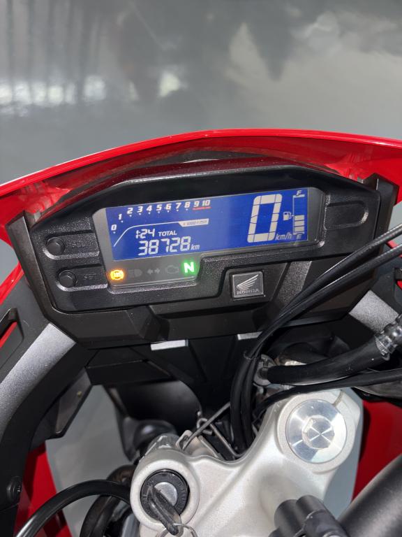 HONDA XRE 300 - Foto
