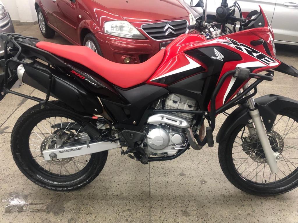 HONDA XRE 300 - Foto
