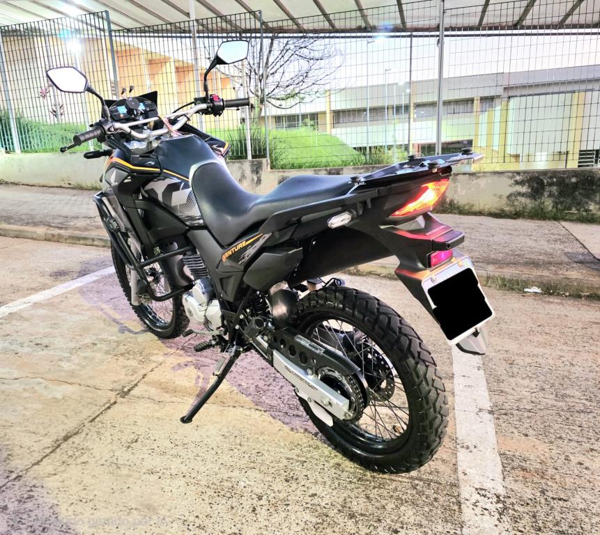 HONDA XRE 300 - Foto