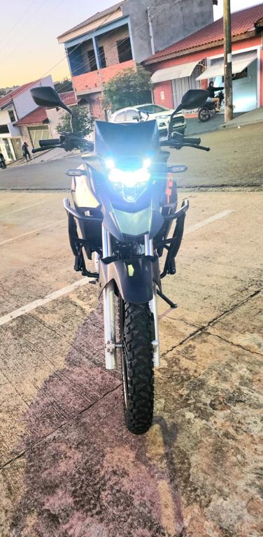 HONDA XRE 300 - Foto