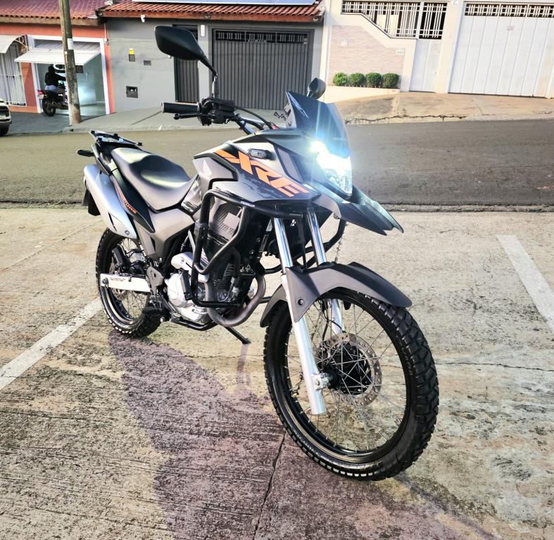 HONDA XRE 300 - Foto