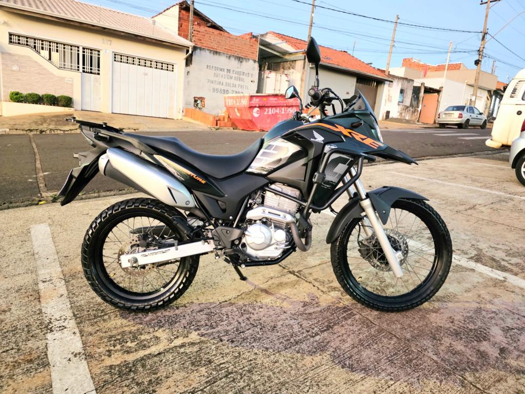HONDA XRE 300 - Foto