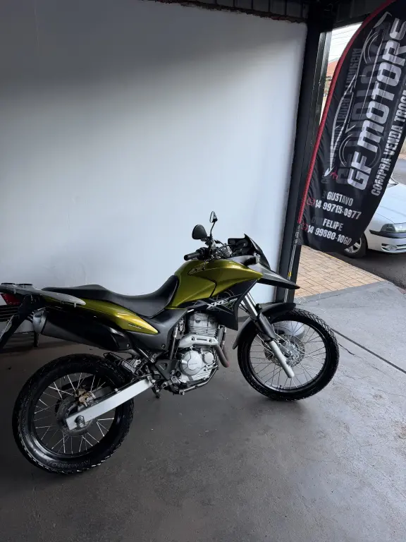 HONDA XRE 300 - Foto