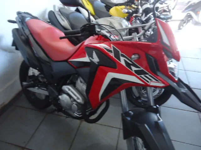 HONDA XRE 300 - Foto