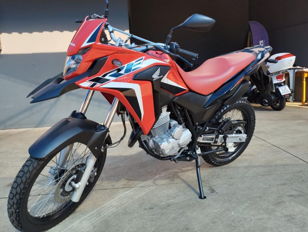 HONDA XRE 300 - Foto